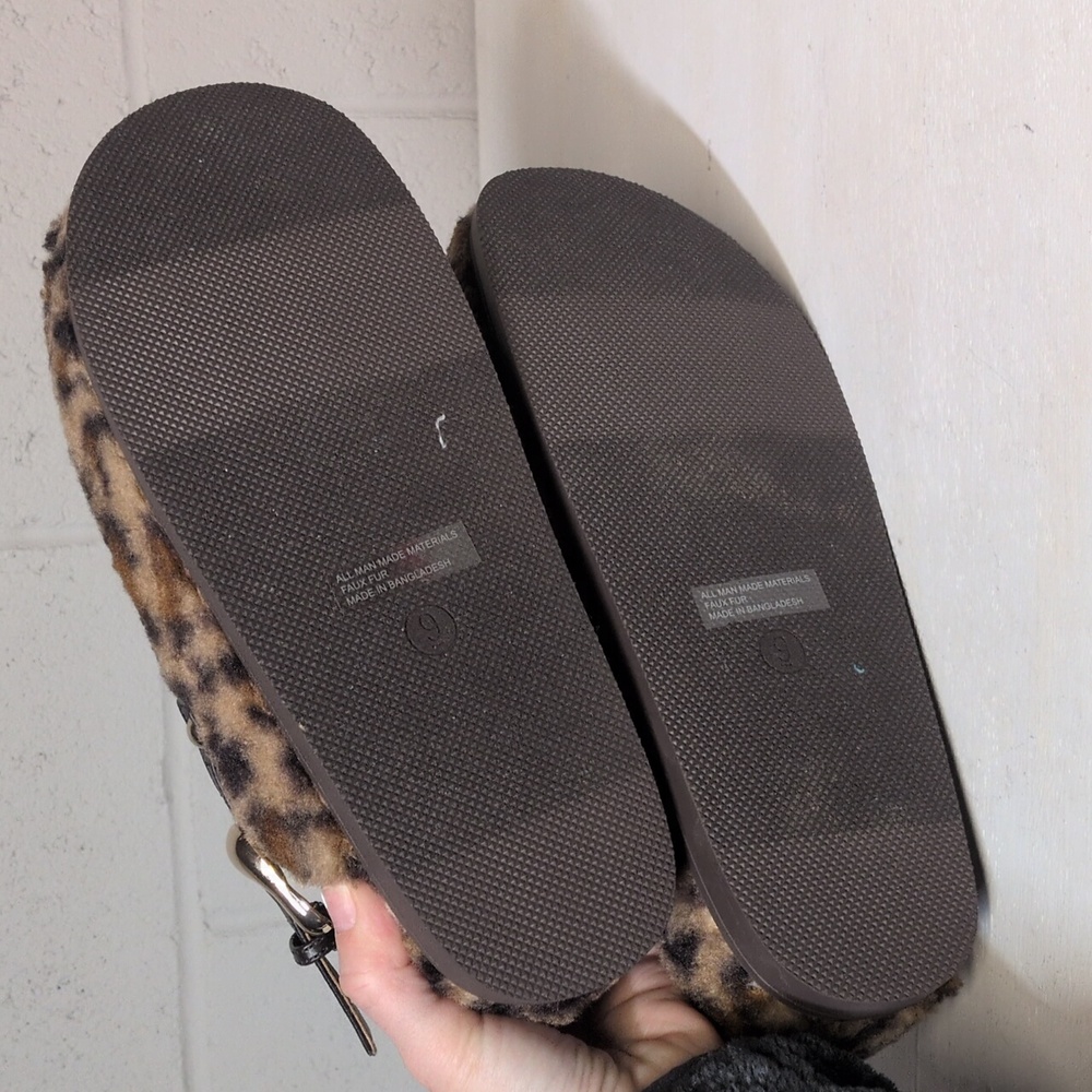 DV Dolce Vita Leopard Print Faux Fur Slingback Clogs Size 9, NWOT - Picture 4 of 6